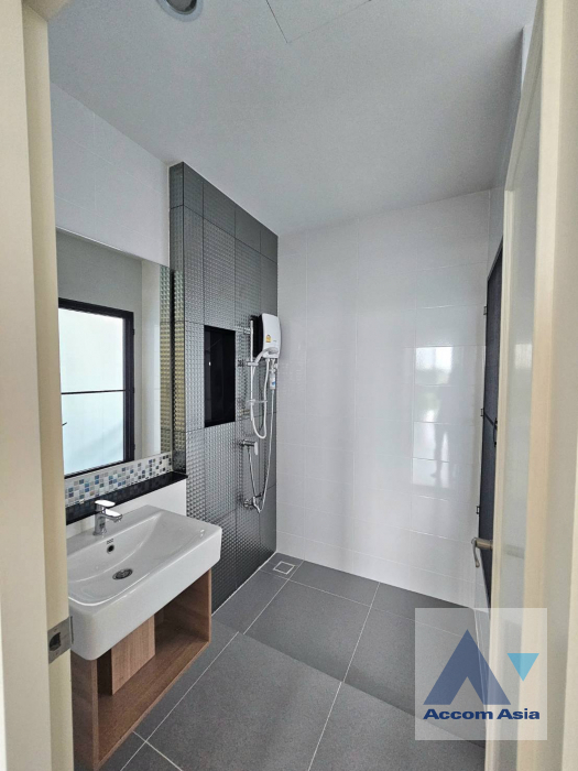 9  3 br Townhouse For Rent in Krungthep Kreetha ,Bangkok  at Newly modern style living place AA45704