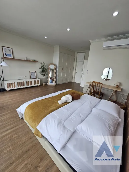 6  3 br Townhouse For Rent in Krungthep Kreetha ,Bangkok  at Newly modern style living place AA45704