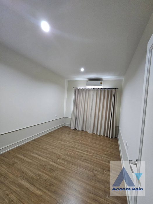 8  3 br Townhouse For Rent in Krungthep Kreetha ,Bangkok  at Newly modern style living place AA45704
