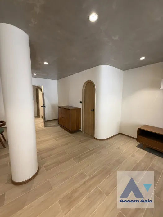 unitNewly renovated, Fully Furnished, Pet friendly |  3 Bedrooms  House For Rent & Sale in Sukhumvit, Bangkok  near BTS Phrom Phong (AA45709)