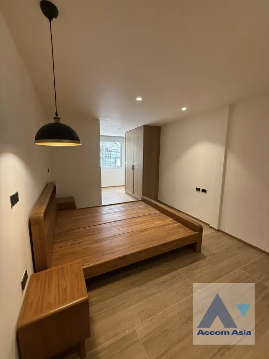 unitNewly renovated, Fully Furnished, Pet friendly |  3 Bedrooms  House For Rent & Sale in Sukhumvit, Bangkok  near BTS Phrom Phong (AA45709)