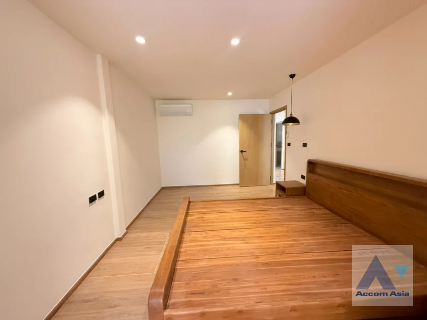 14  3 br House For Rent in Sukhumvit ,Bangkok BTS Phrom Phong AA45709