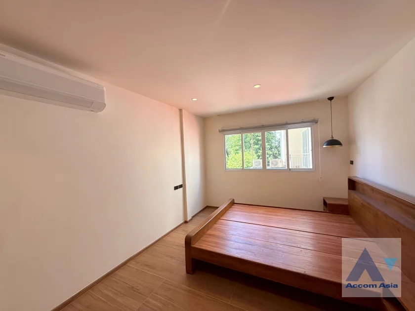 13  3 br House For Rent in Sukhumvit ,Bangkok BTS Phrom Phong AA45709
