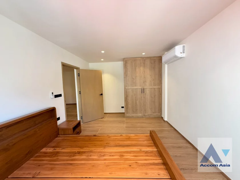 15  3 br House For Rent in Sukhumvit ,Bangkok BTS Phrom Phong AA45709