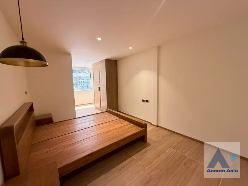 12  3 br House For Rent in Sukhumvit ,Bangkok BTS Phrom Phong AA45709