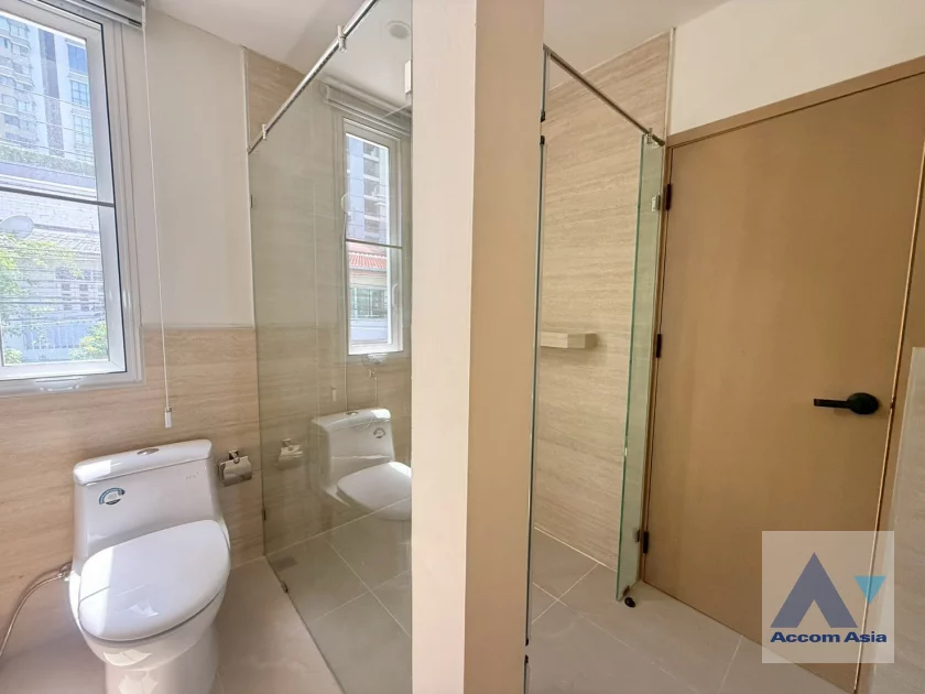 20  3 br House For Rent in Sukhumvit ,Bangkok BTS Phrom Phong AA45709