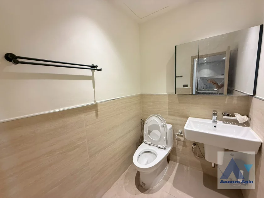 24  3 br House For Rent in Sukhumvit ,Bangkok BTS Phrom Phong AA45709