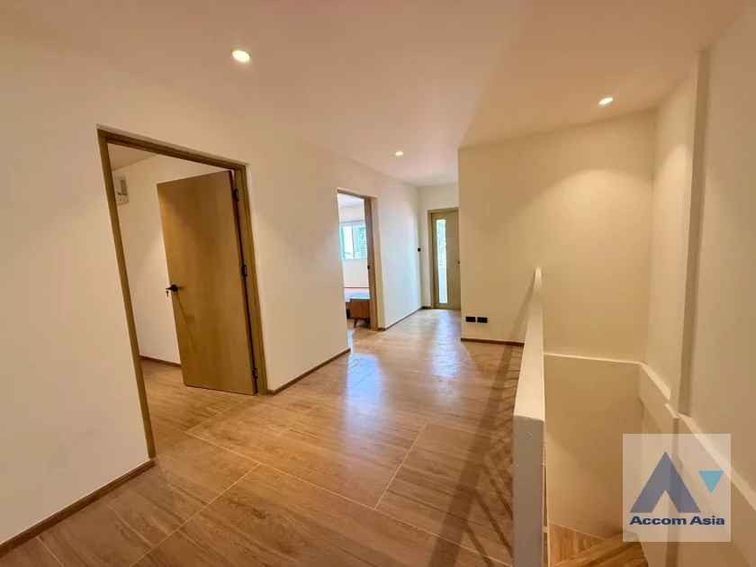 9  3 br House For Rent in Sukhumvit ,Bangkok BTS Phrom Phong AA45709