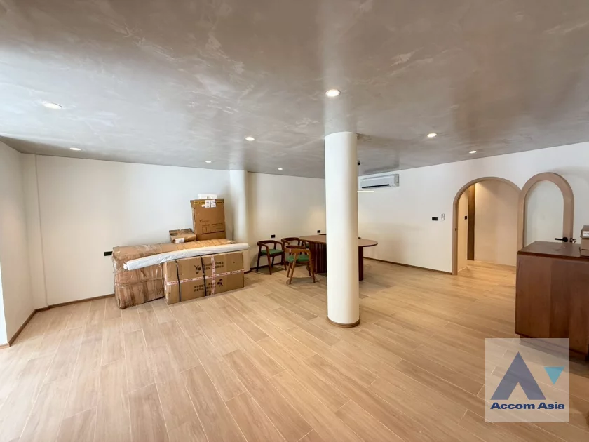 5  3 br House For Rent in Sukhumvit ,Bangkok BTS Phrom Phong AA45709