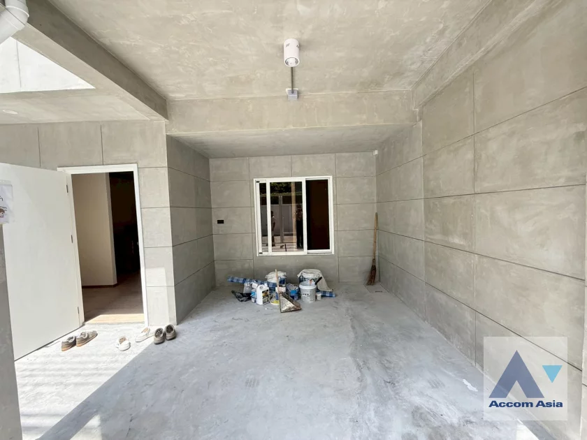 27  3 br House For Rent in Sukhumvit ,Bangkok BTS Phrom Phong AA45709