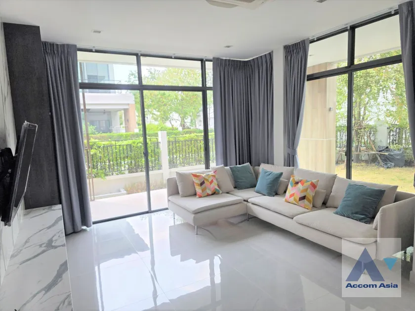 unitFully Furnished, Corner Unit |  4 Bedrooms  House For Rent & Sale in Samutprakan, Samutprakan  near BTS Bang Na (AA45710)