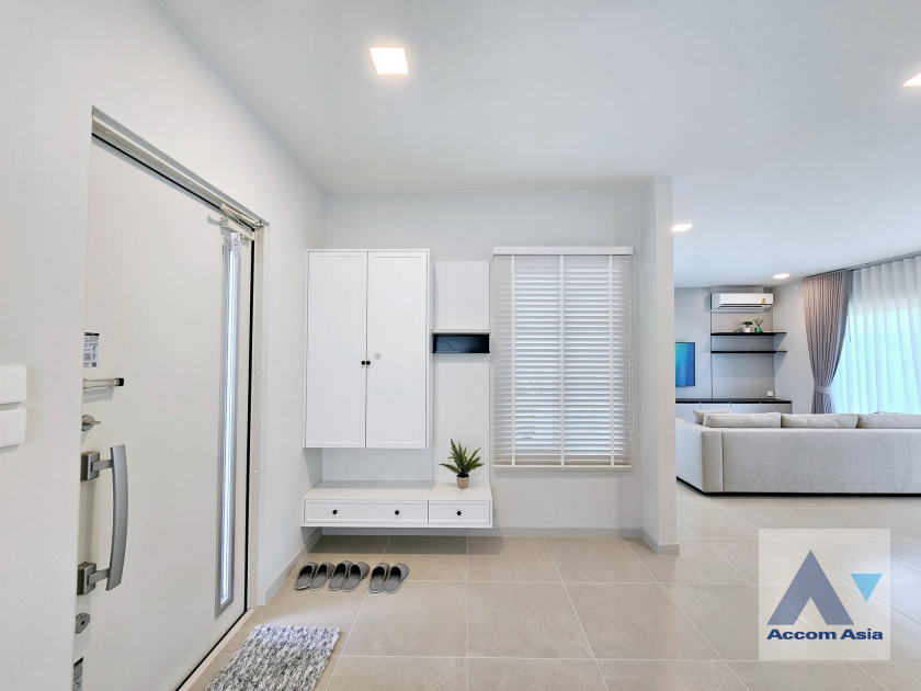 7  3 br House For Rent in Samutprakan ,Samutprakan  at Chaiyapruek Bangna KM15 AA45711