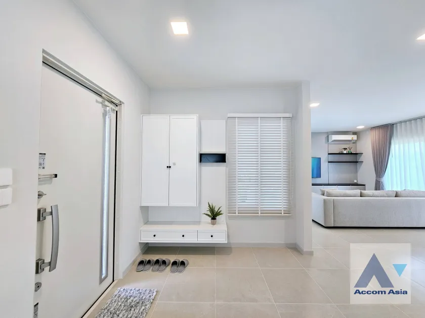 7  3 br House For Rent in Samutprakan ,Samutprakan  at Chaiyapruek Bangna KM15 AA45711
