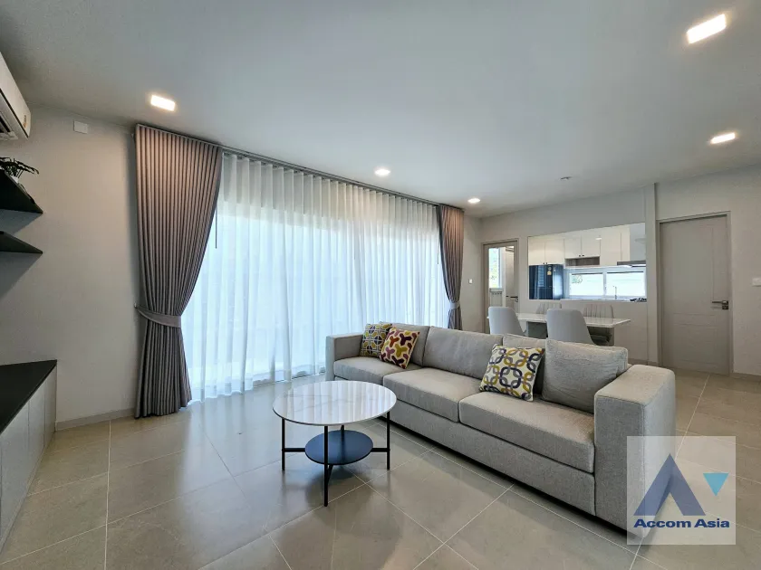 unit 3 Bedrooms  House For Rent in Samutprakan, Samutprakan  (AA45711)
