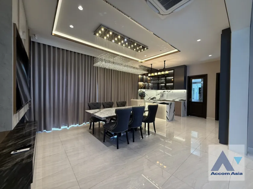 7  4 br House for rent and sale in Samutprakan ,Samutprakan ARL Ladkrabang at Perfect Masterpiece Sukhumvit 77 AA45724