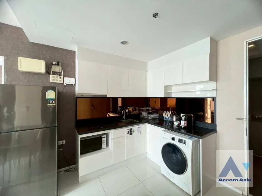 unit 2 Bedrooms  Condominium For Sale in Sukhumvit, Bangkok  near BTS Ekkamai (AA45726)