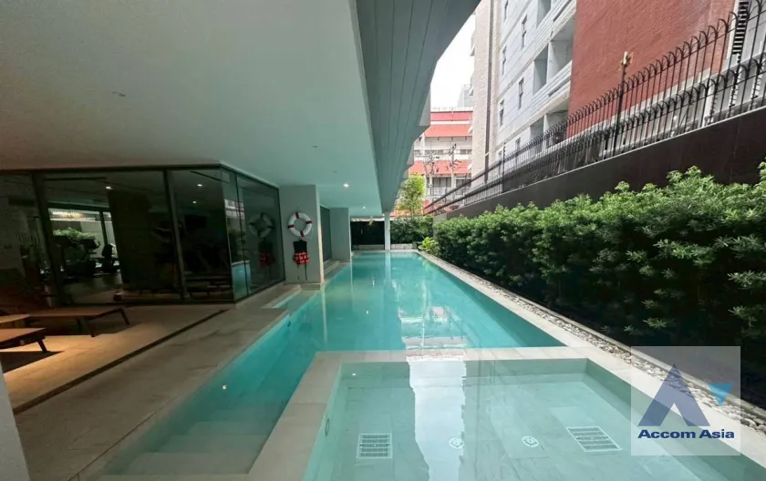 unit 3 Bedrooms  Apartment For Rent in Sukhumvit, Bangkok  near BTS Asok (AA45729)
