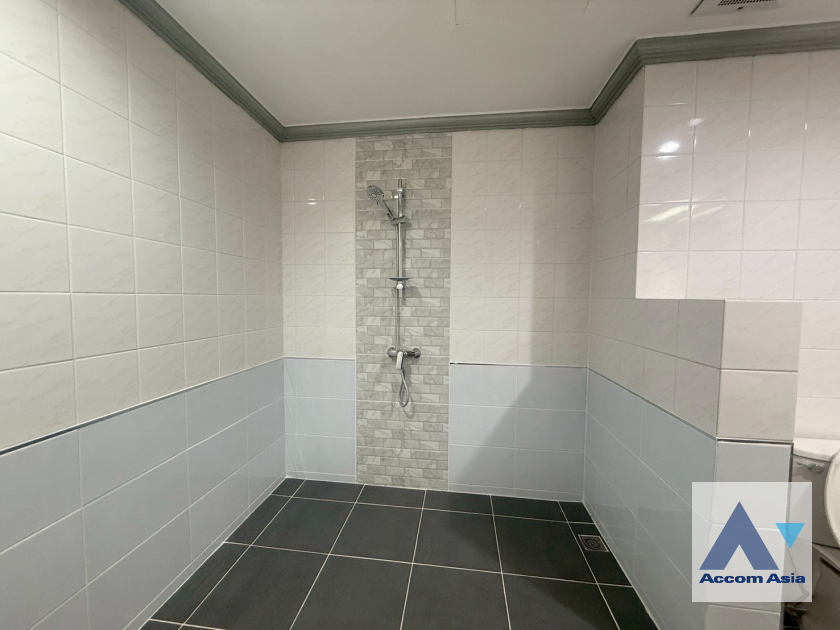 9  3 br Apartment For Rent in Sukhumvit ,Bangkok BTS Ekkamai at Panoramic view on balcony AA45732