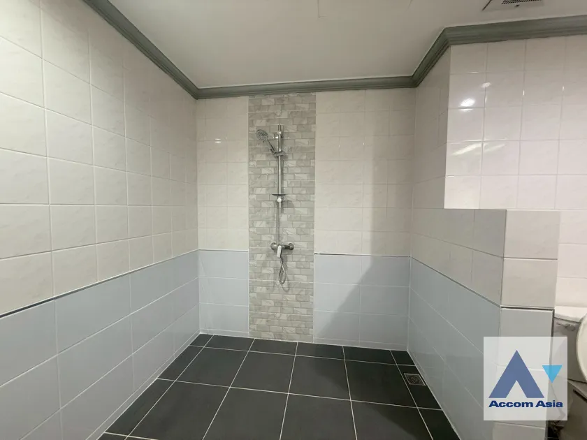 9  3 br Apartment For Rent in Sukhumvit ,Bangkok BTS Ekkamai at Panoramic view on balcony AA45732