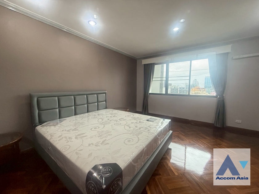 7  3 br Apartment For Rent in Sukhumvit ,Bangkok BTS Ekkamai at Panoramic view on balcony AA45732