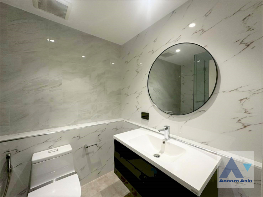 13  3 br Condominium For Rent in Ploenchit ,Bangkok BTS Ploenchit at All Seasons Mansion AA45734