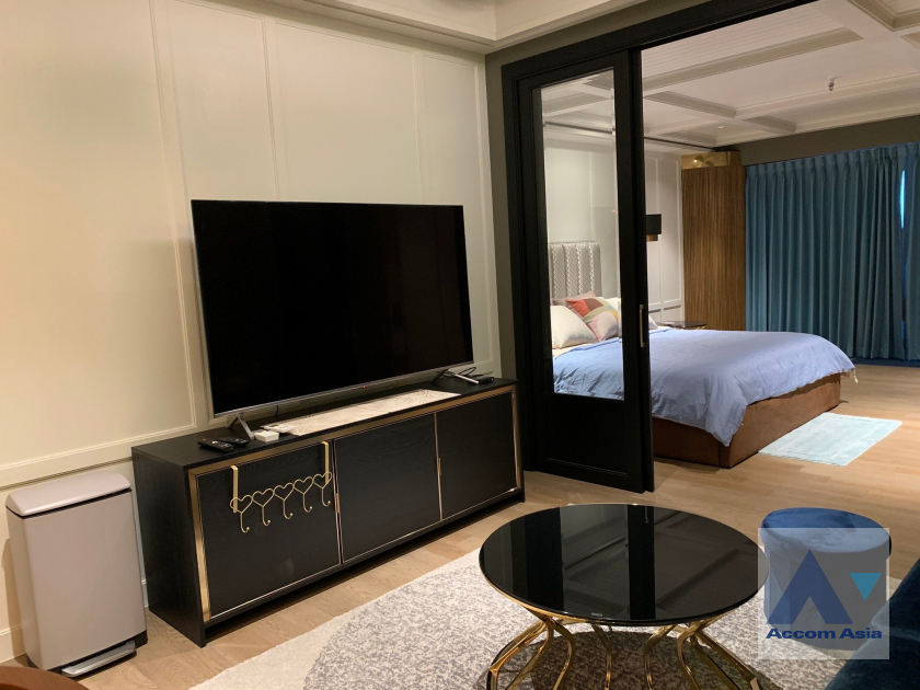 7  2 br Condominium For Sale in Silom ,Bangkok BTS Surasak at Nusa State Tower AA45738