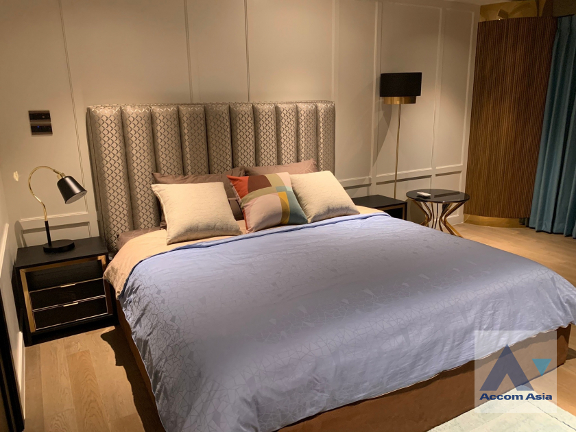 8  2 br Condominium For Sale in Silom ,Bangkok BTS Surasak at Nusa State Tower AA45738