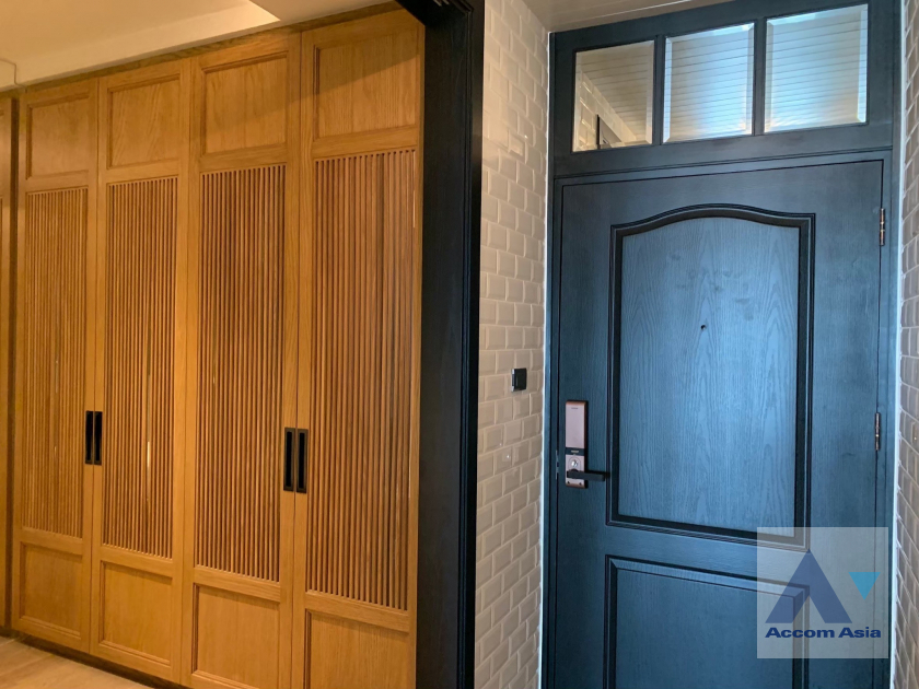 12  2 br Condominium For Sale in Silom ,Bangkok BTS Surasak at Nusa State Tower AA45738