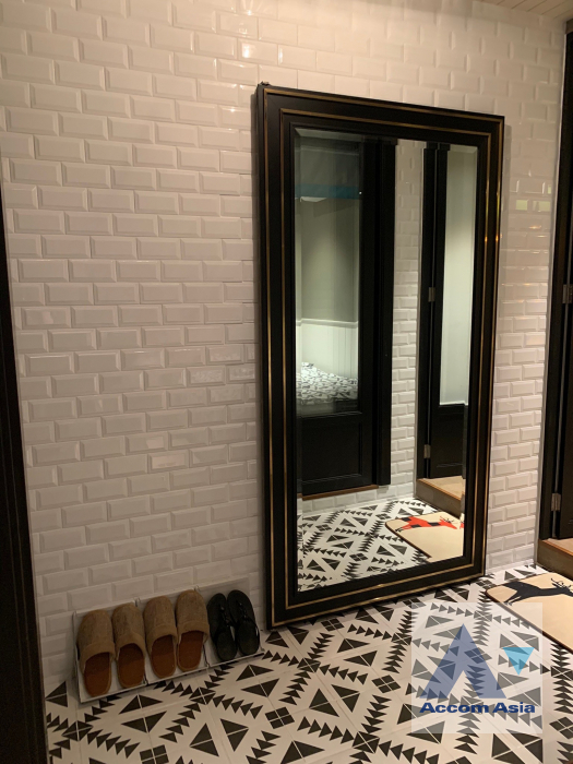 11  2 br Condominium For Sale in Silom ,Bangkok BTS Surasak at Nusa State Tower AA45738