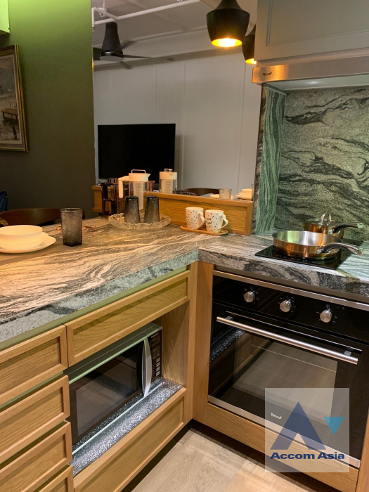 13  2 br Condominium For Sale in Silom ,Bangkok BTS Surasak at Nusa State Tower AA45738