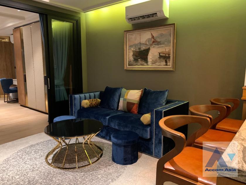  1  2 br Condominium For Sale in Silom ,Bangkok BTS Surasak at Nusa State Tower AA45738