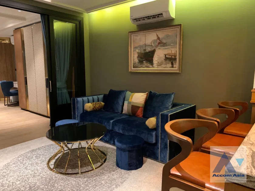  1  2 br Condominium For Sale in Silom ,Bangkok BTS Surasak at Nusa State Tower AA45738
