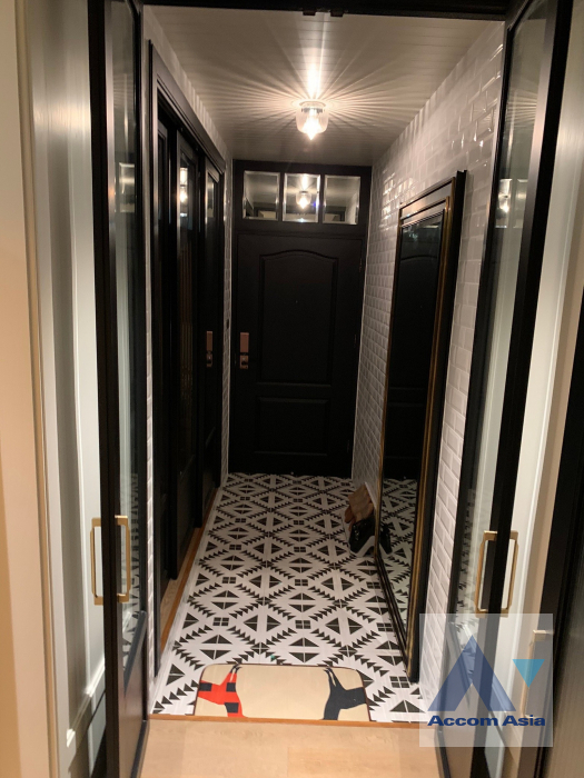 17  2 br Condominium For Sale in Silom ,Bangkok BTS Surasak at Nusa State Tower AA45738