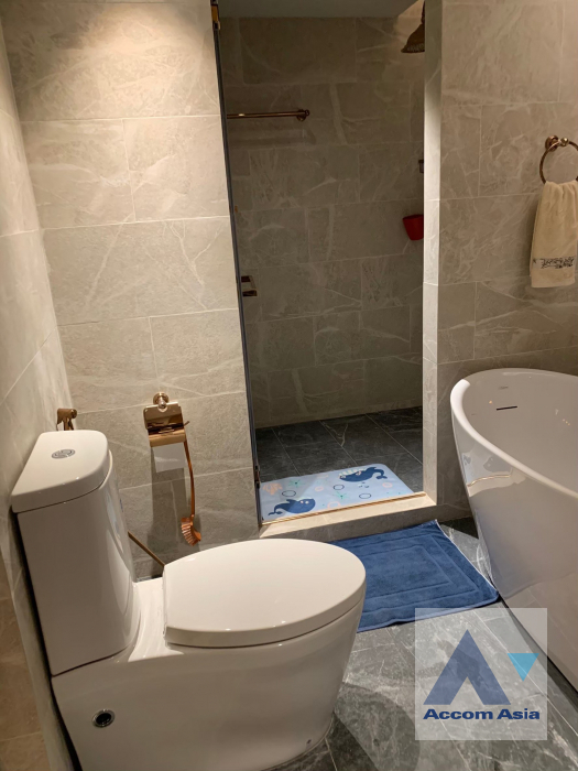 21  2 br Condominium For Sale in Silom ,Bangkok BTS Surasak at Nusa State Tower AA45738