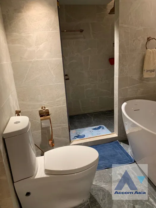 21  2 br Condominium For Sale in Silom ,Bangkok BTS Surasak at Nusa State Tower AA45738