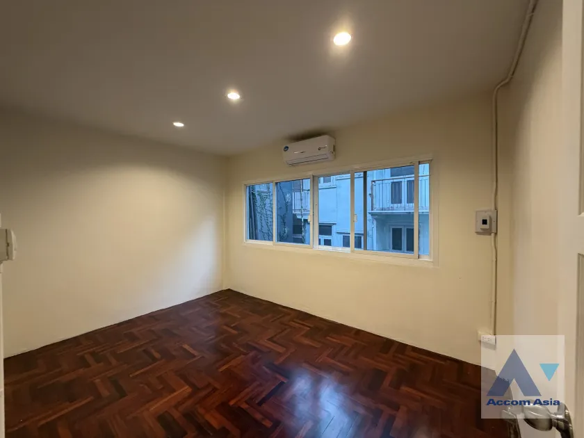 8  5 br Townhouse for rent and sale in Sukhumvit ,Bangkok BTS Phra khanong AA45741