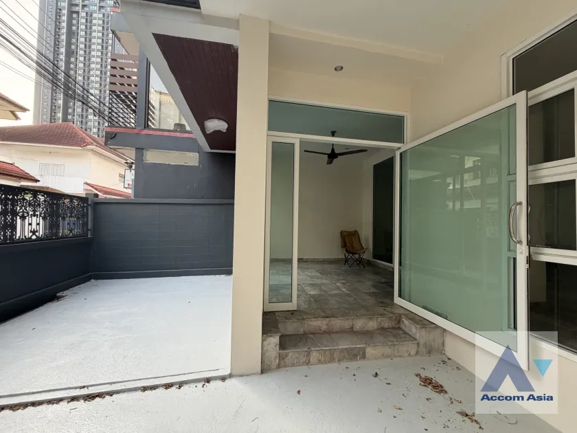 11  5 br Townhouse for rent and sale in Sukhumvit ,Bangkok BTS Phra khanong AA45741