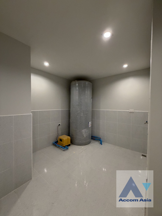 19  5 br Townhouse For Rent in Sukhumvit ,Bangkok BTS Phra khanong AA45741