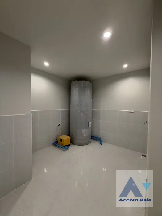 19  5 br Townhouse for rent and sale in Sukhumvit ,Bangkok BTS Phra khanong AA45741