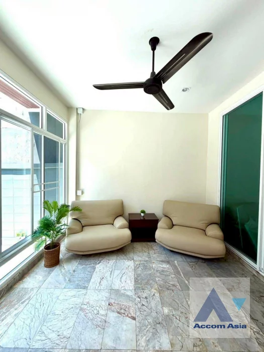 4  5 br Townhouse for rent and sale in Sukhumvit ,Bangkok BTS Phra khanong AA45741
