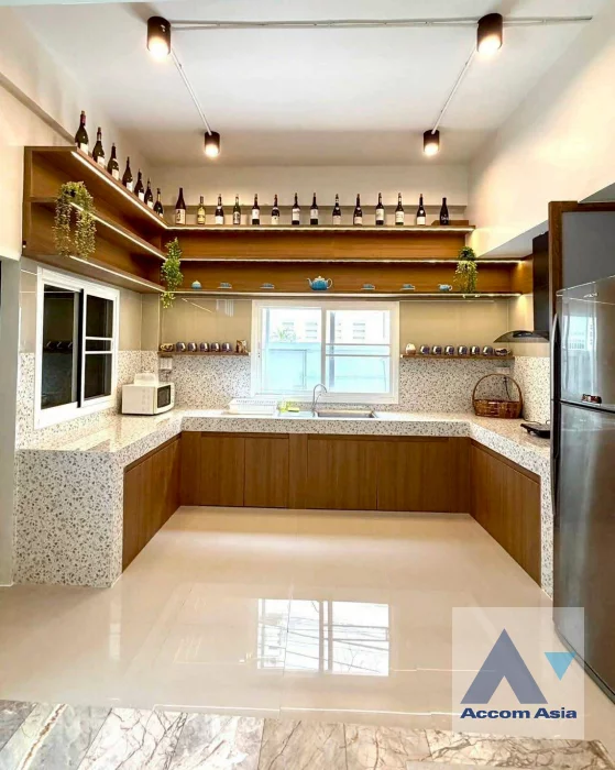 6  5 br Townhouse for rent and sale in Sukhumvit ,Bangkok BTS Phra khanong AA45741