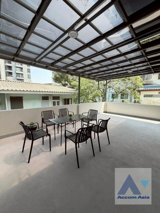 18  5 br Townhouse for rent and sale in Sukhumvit ,Bangkok BTS Phra khanong AA45741