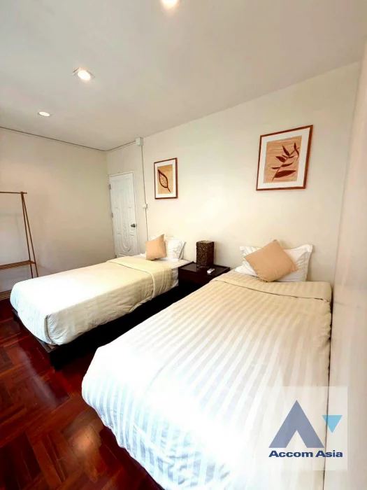 11  5 br Townhouse for rent and sale in Sukhumvit ,Bangkok BTS Phra khanong AA45741