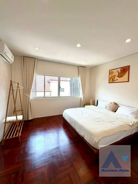 10  5 br Townhouse for rent and sale in Sukhumvit ,Bangkok BTS Phra khanong AA45741