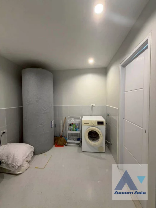 17  5 br Townhouse for rent and sale in Sukhumvit ,Bangkok BTS Phra khanong AA45741