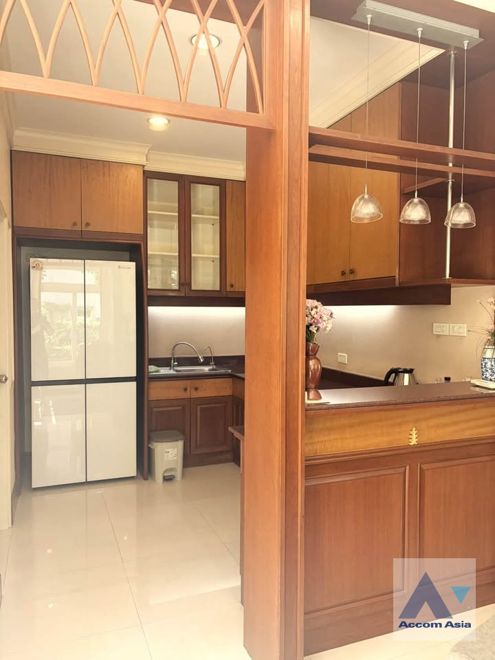6  4 br House For Sale in Pattanakarn ,Bangkok BTS On Nut at Panya Pattanakarn Village AA45743