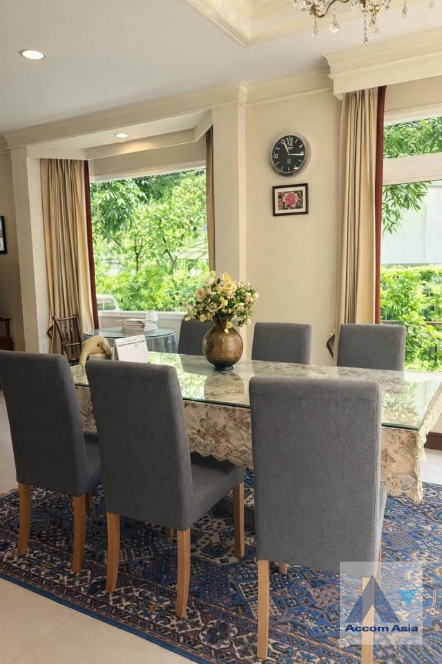 4  4 br House For Sale in Pattanakarn ,Bangkok BTS On Nut at Panya Pattanakarn Village AA45743