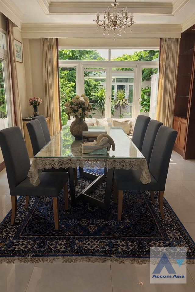 5  4 br House For Sale in Pattanakarn ,Bangkok BTS On Nut at Panya Pattanakarn Village AA45743