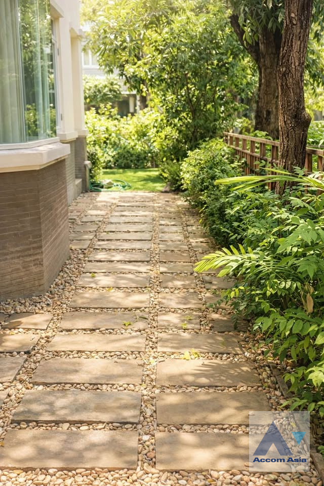 13  4 br House For Sale in Pattanakarn ,Bangkok BTS On Nut at Panya Pattanakarn Village AA45743