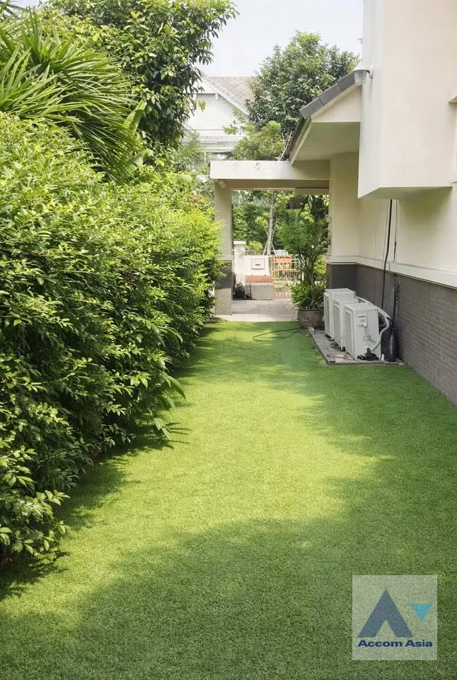 17  4 br House For Sale in Pattanakarn ,Bangkok BTS On Nut at Panya Pattanakarn Village AA45743